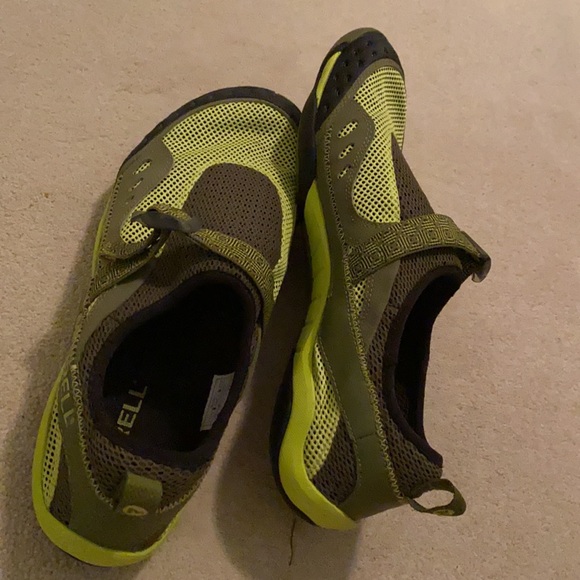 Shoes - Picture 5 of 5